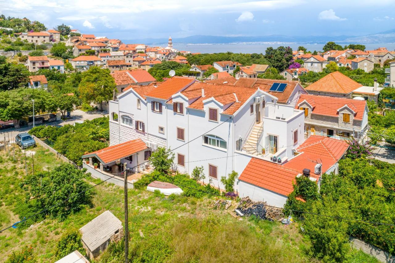 Villa Dinka Sutivan ภายนอก รูปภาพ
