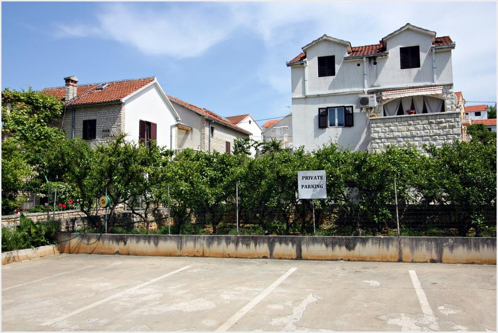 Villa Dinka Sutivan ภายนอก รูปภาพ