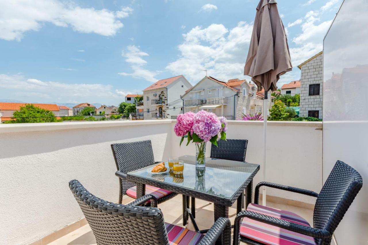 Villa Dinka Sutivan ภายนอก รูปภาพ