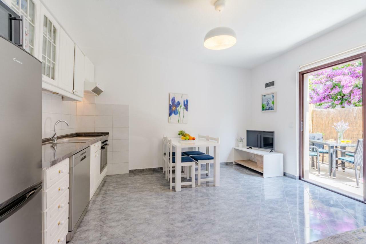 Villa Dinka Sutivan ภายนอก รูปภาพ
