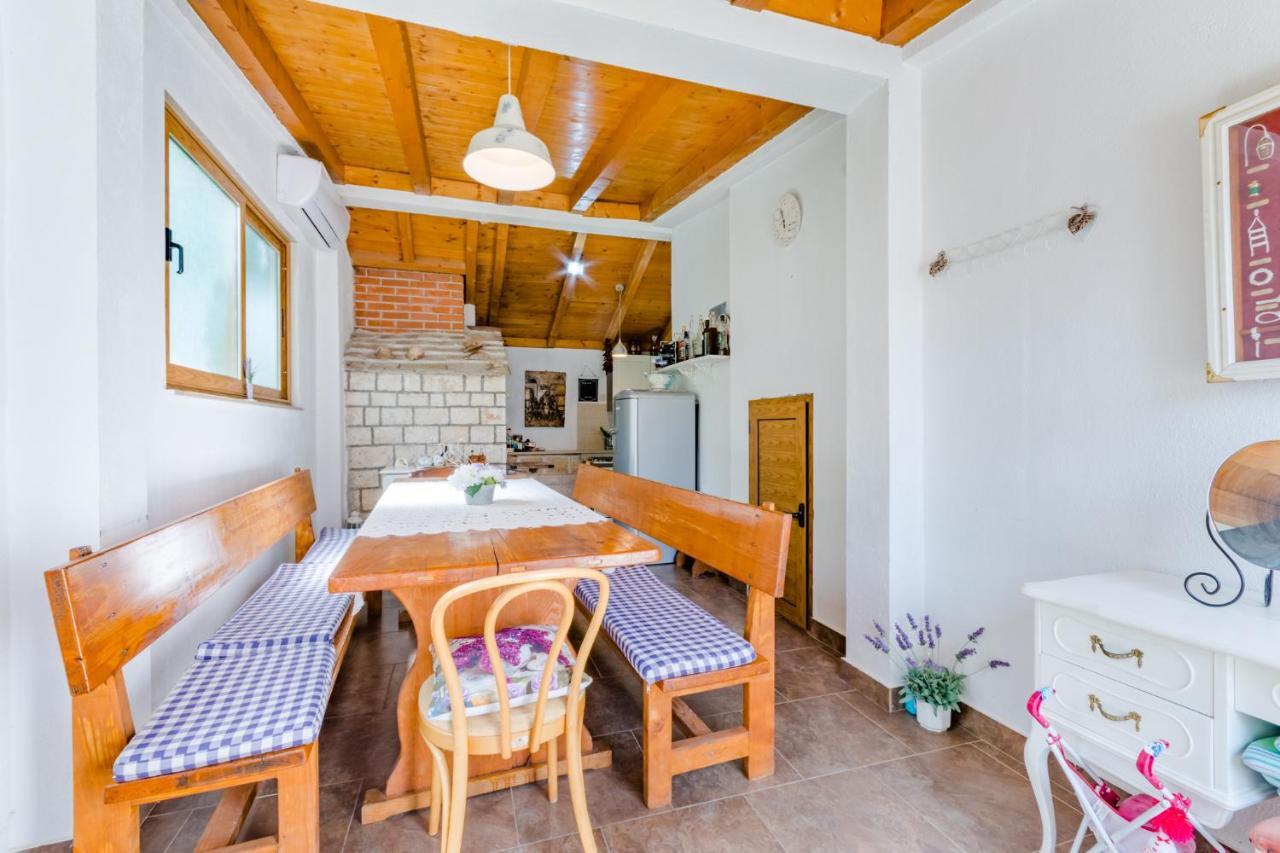 Villa Dinka Sutivan ภายนอก รูปภาพ